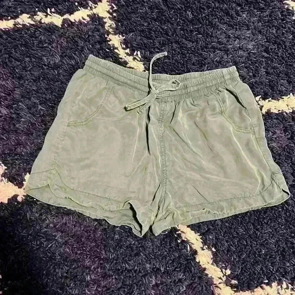 Universal thread shorts - Picture 1 of 2
